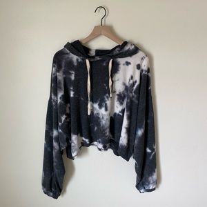 UO Cropped Hoodie